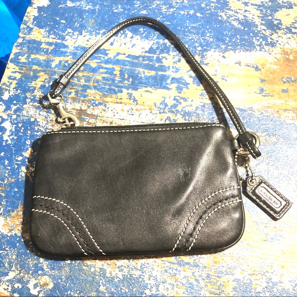 Coach Vintage Leatherware wristlet in black. - Picture 3 of 5